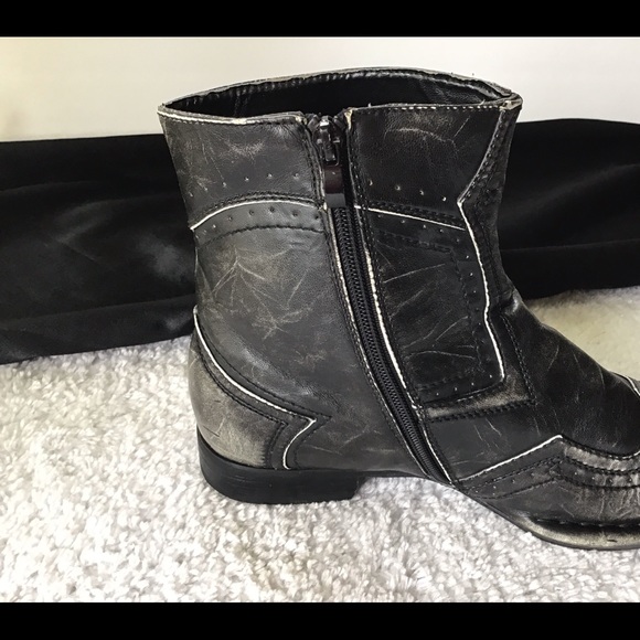 Men’s Boots Size 10.5. Men’s Short Black Boots. - Picture 9 of 13